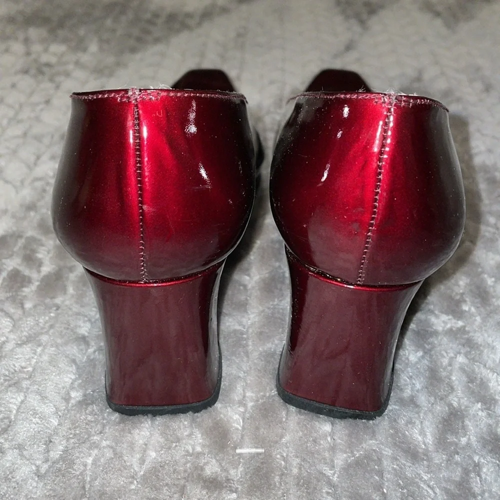 Stuart Weitzman Burgundy Printed Patent Leather Square Toe Pumps. Size 6.5.‎